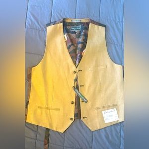 Men’s Paisley & Grays tan vest XL